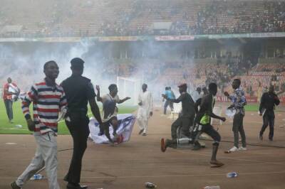 Anthony Joshua - Egypt - Tear gas fired as Nigeria fans riot over World Cup loss - arabnews.com - Australia - Egypt - Senegal - Uae - Japan - Ghana - Saudi Arabia - Vietnam - Nigeria - South Korea -  Abuja