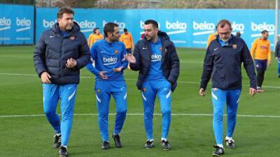Barcelona | Xavi recupera una 'manita' de internacionales