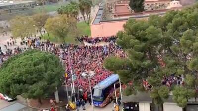 Tremendo recibimiento al Barça que tiene que hacer sentir orgulloso al Madrid - en.as.com - Portugal - Senegal - Madrid