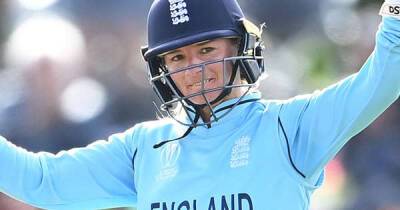 Amy Jones - Danni Wyatt - Sophie Ecclestone - Sophia Dunkley - Laura Wolvaardt - England into World Cup final after thumping South Africa - msn.com - Australia - South Africa