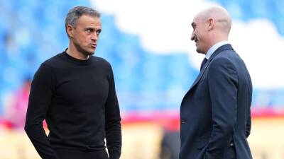 Luis Rubiales - "Hay 5 o 6 favoritas al Mundial, y luego sorpresas como Suiza..." - en.as.com -  Doha