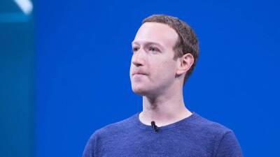 Confirman que el fundador de Facebook surfea olas gigantes