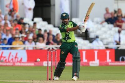 Ton-up Babar and Haq punish Australia in Pakistan's highest ODI chase