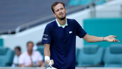 Carlos Alcaraz - Hubert Hurkacz - Daniil Medvedev's hopes of replacing Novak Djokovic as world No.1 ended by Hubert Hurkacz in Miami quarter-finals - eurosport.com - Usa - Poland - Florida - county Miami