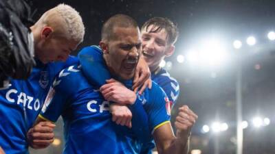 Salomon Rondon - Everton 2-0 Boreham Wood: Toffees end Boreham Wood's superb FA Cup run - bbc.com - Russia - Manchester - Ukraine - Venezuela