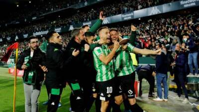 Late Iglesias goal sends Betis into Copa del Rey final