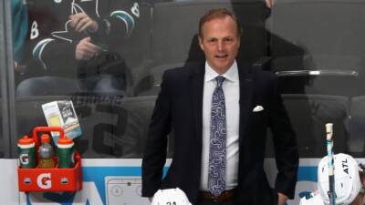 Lightning head coach Cooper ejected vs. Penguins - tsn.ca - county Bay