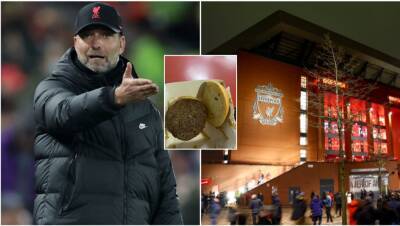 Liverpool: Image of the '£5 burger sold at Anfield' is going viral - givemesport.com - Manchester - Liverpool