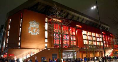 Image of the '£5 burger Liverpool are selling at Anfield' is so awful it's going viral - msn.com - Manchester