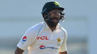 Pakistan v Australia: Imam-ul-Haq's maiden Test ton puts hosts on top on historic day