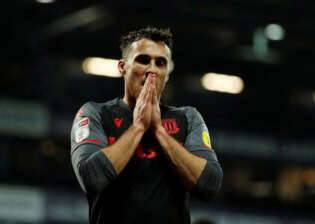 Darren Moore - Lee Gregory - Lee Gregory issues update as he closes in on Sheffield Wednesday return - msn.com -  Lincoln