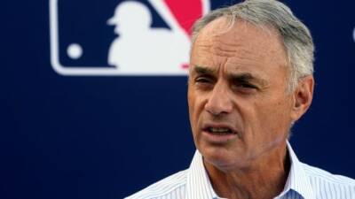 MLB, union meet for 1 1/2 hours, discuss next step in talks
