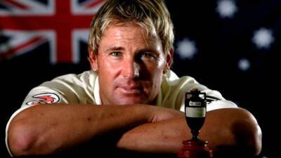 Shane Warne - Mike Gatting - Mark Waugh - Shane Warne: The Australia cricket legend's career in pictures - bbc.com - Britain - Australia - India - Sri Lanka - state Indiana - county Hampshire