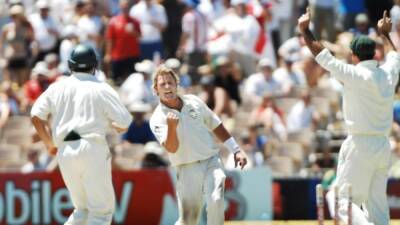 Tributes pour in for late maestro Warne