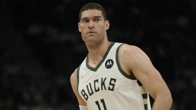 Mike Budenholzer - Brooklyn Nets - Chris Paul - Brook Lopez - Bucks' Lopez ready for contact in recovery from back injury - tsn.ca - county Bucks -  Chicago