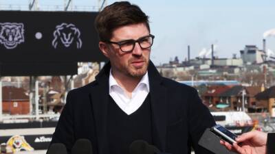 Dubas' trade deadline focus set on fortifying Leafs defence
