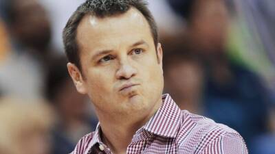 Louisville women's basketball coach Jeff Walz on coughing up late lead in ACC Tournament to Miami: 'My fault'