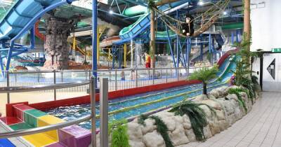 Chris Richards - Waterworld hits back after customer claims 'pool water burned my eyes and made me cough' - manchestereveningnews.co.uk