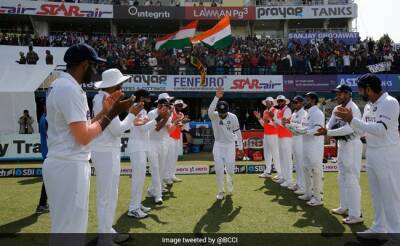 Watch: Virat Kohli's Epic Reaction After Rohit Sharma-Led Team India Give Him Guard Of Honour On Day 2 Of 1st Test vs Sri Lanka