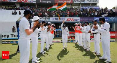 Watch: Team India gives Virat Kohli a guard of honour in batter's 100th Test