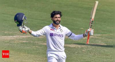 Shane Warne - Richard Hadlee - Angelo Mathews - Dimuth Karunaratne - Dhananjaya De-Silva - India vs Sri Lanka, 1st Test Day 2: 'Rockstar Ravindra' puts India in driver's seat - timesofindia.indiatimes.com - India - Sri Lanka