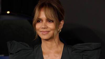 Halle Berry, 55, Shows Off Skateboarding Skills In Bikini Bottoms Tied Up T-Shirt — Photos - hollywoodlife.com - Los Angeles - state California