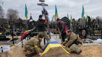 Ukraine war: Mariupol announces new evacuation plan