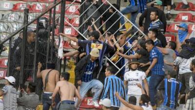 Mexican soccer halted after crowd mayhem - 7news.com.au - Mexico