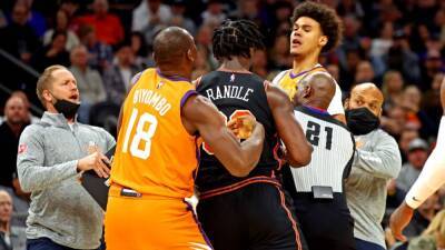 New York Knicks' Julius Randle fined $50,000 for shoving referee, Phoenix Suns' Cameron Johnson