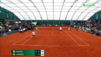 El hermano de Tsitsipas deja el puntazo de la Davis - en.as.com - Madrid