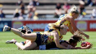 AFLW round-up: Considine helps Crows to win, Staunton late heroics not enough