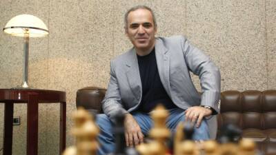 Kasparov ataca al COI y la FIFA: "Mantienen relaciones con los Putin de este mundo"