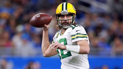 Patrick Mahomes - Aaron Rodgers - Aaron Rodgers has contract offer from Green Bay Packers that would alter QB market, source says - espn.com -  Kansas City - county Green