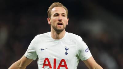 Harry Kane breaks Thierry Henry scoring record as Tottenham thump Frank Lampard's Everton in Premier League