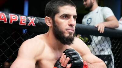 UFC lightweight contender Islam Makhachev claims he didn't turn down Rafael dos Anjos bout, adamant he 'wanted this fight'