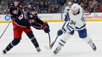 Matthews scores 40th as Leafs hold off Blue Jackets