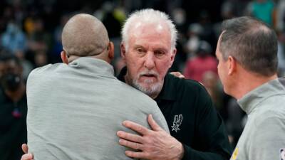 Gregg Popovich - Carmelo Anthony - Tony Parker - Tim Duncan - Spurs' Popovich ties Nelson for NBA career wins as Spurs top Lakers - tsn.ca -  San Antonio - Los Angeles -  Los Angeles - county Russell
