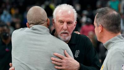 Gregg Popovich - Carmelo Anthony - Jakob Poeltl - Tony Parker - Tim Duncan - Spurs' Popovich ties Nelson for NBA career wins as Spurs top Lakers - tsn.ca -  San Antonio - Los Angeles -  Los Angeles - county Russell