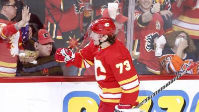 Tyler Toffoli scores twice, leads Flames to win over Oilers