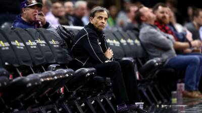 Woody Johnson - El dueño del peor equipo de la NBA ultima una oferta por el Chelsea - en.as.com - New York -  Mumbai - county Kings - state Massachusets