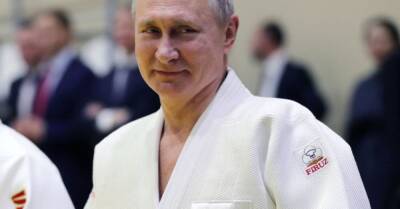 Putin stripped of Judo and taekwondo honours