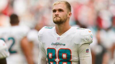 Adam Schefter - Source - Miami Dolphins place franchise tag on Mike Gesicki, bringing him back for fifth season - espn.com - county Miami