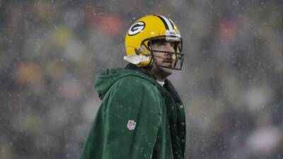 Report: Packers sign Rodgers to record four-year, $200M deal