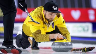 Manitoba's McEwen hands Nova Scotia's Flemming his first loss at the Brier