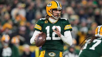 Aaron Rodgers confirms he will remain with Packers next season