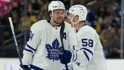 Off-ice chemistry helping drive Leafs top line