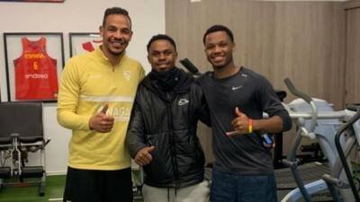SEVILLA I Fernando se recupera junto al delantero del Barça Ansu Fati