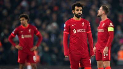 Jurgen Klopp - Alexis Sanchez - Andy Robertson - Denzel Dumfries - Hakan Calhanoglu - Liverpool lose to Inter as Salah's shooting boots go missing in 5/10 performance, but Reds advance - espn.com -  Sanchez