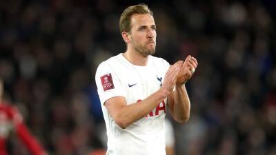 Harry Kane confident Tottenham can compound Manchester United’s misery