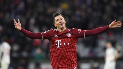 Bayern crush Salzburg 7-1 with Lewandowski treble for last eight spot